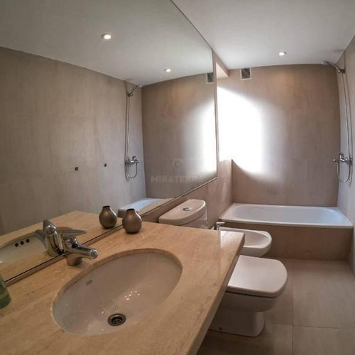 Imagen 18 de 27 de Departamento De 3 Dormitorios En Venta En Rosario Zona Céntrica