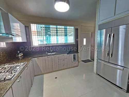Se Vende Casa Quinta San Jacinto Maracay 24-10972 Ec