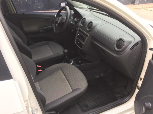 Volkswagen Gol Trend 1.6 Pack I Año 2013