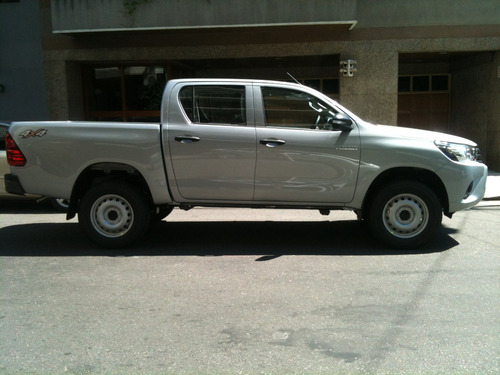 Toyota Hilux 4x4 Dc Dx 2,4tdi 150hp Man 6 Vel Entrega Ya '24