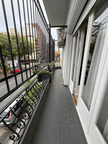 Casa En Venta - 4 Dormitorios 2 Baños - 320mts2 - Villa Urquiza
