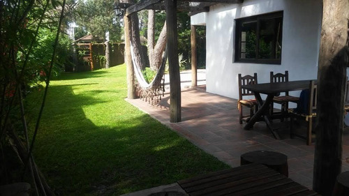 Casa En Venta - 3 Dormitorios 3 Baños - Cochera - 525mts2 - Valeria Del Mar