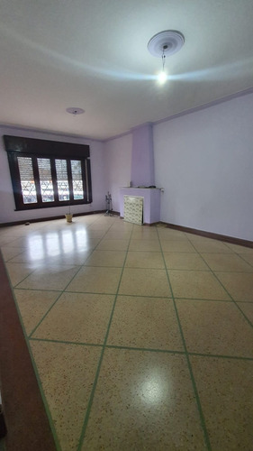 Imagen 8 de 10 de Sólida Y Amplia Casa A Pasitos De Av. Italia.