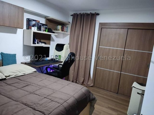 Imagen 25 de 30 de Mls #22-11170 Listo Para Habitar, Totalmente Remodelado, Habitación Principal Con Vestier Y Baño, En Edificio Bien Mantenido. Vigilancia Privada. Areas De Esparcimiento. Nunca Falta El Agua. Afm.