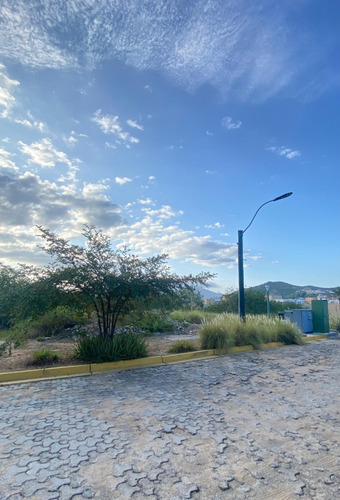 Terreno En Lomas De Casas Del Sol, Maneiro Ic-00334