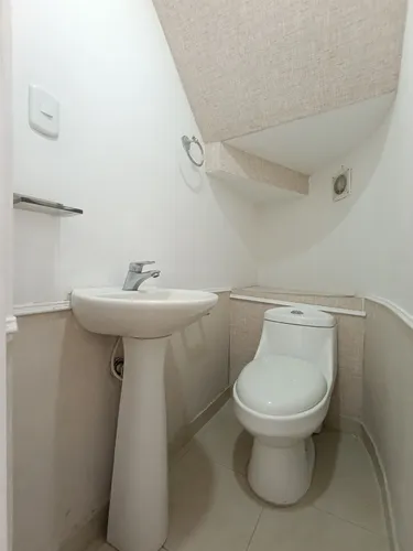 Casa En Venta En La Riviera. Cod V30503