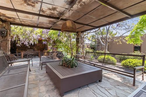 Casa En Arriendo De 5 Dorm. En Colina