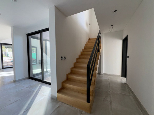 Casa A La Venta En Barrio Alma Gardenia- Lote A2