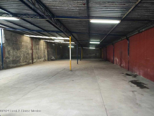 Local (bodega) En Renta En Ecatepec De Morelos, Santa Maria Tulpetlac Am. 25-742