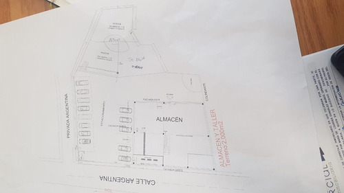 Edificio De Oficinas En Venta En Lomas De Querétaro, Con Recepción Y Sala De Jun