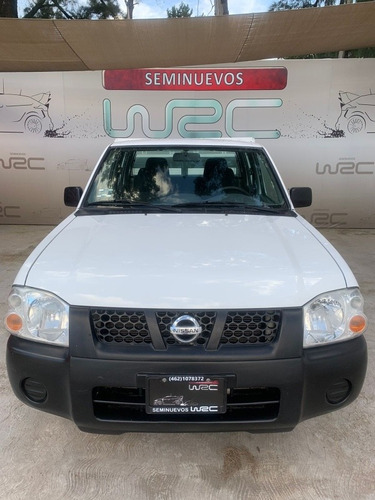 Imagen 3 de 15 de Nissan Np300 Doble Cabina Estacas
