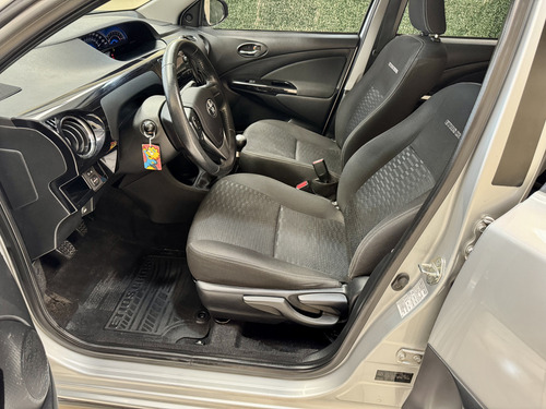 Toyota Etios 1.5 Cross