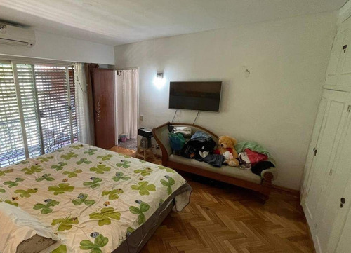 Casa En Venta - 4 Dormitorios 5 Baños - Morón