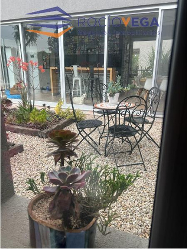 Casa En Venta En Barrio Privado Weston, Moreno