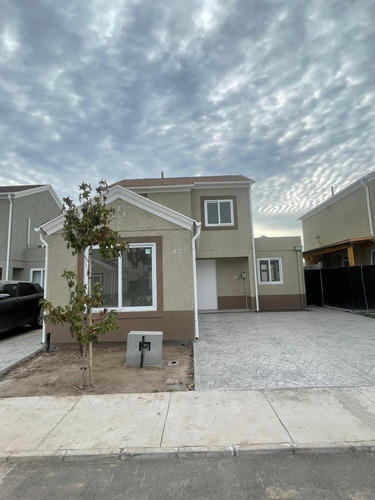 Se Arrienda Casa Nueva Aislada 3d+3b Cond. Sta Herminia Iii