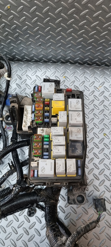 Caja De Fusibles Exterior Chev. Aveo 2018 - 2021 Automatico (Usado)