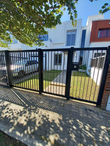 Se Vende Duplex 3 Dormitorios Pileta Poeta Lugones