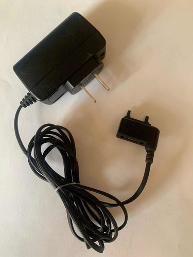 Cargador Original Sony Ericsson Cst-75 Doble Conexión Negro (Usado)