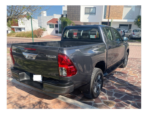 Toyota Hilux 2.7 Cabina Doble Sr Mt