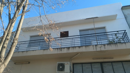 P.h. Tipo Casa 4 Ambientes Mas Dependencia, Floresta.