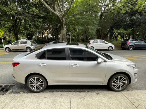 Imagen 4 de 13 de Kia Río Zenith 2022 Automatico 1.4 Full Equipo
