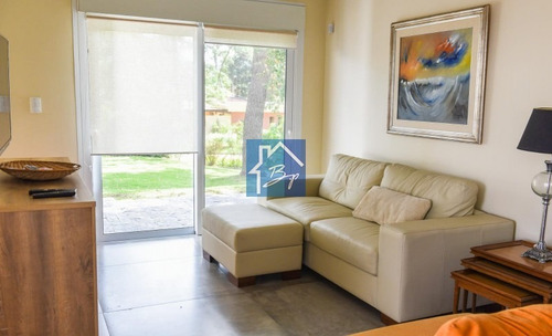 Espectacular Residencia En Venta Y Alquiler, Playa Mansa, Punta Del Este- Ref: 1082