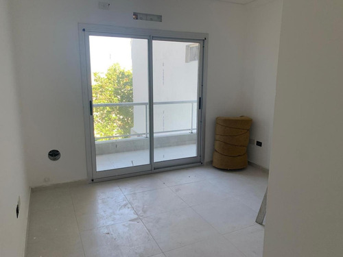Imagen 4 de 7 de Departamento Dos Ambientes Con Balcón Al Frente