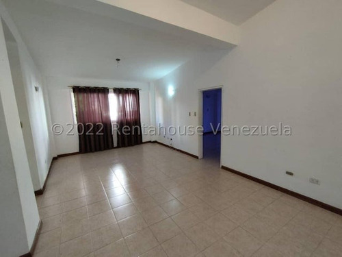 Hermosa Casa En Venta En La Unión, El Hatillo Lj 25-10885