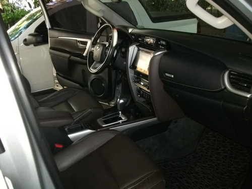 Toyota Hilux Sw4 2.8 4p Srx 4x4 7 Lugares Turbo Diesel Autom