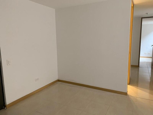 Apartamento En Venta Ubicado En Sabaneta Sector Calle Larga (24152).