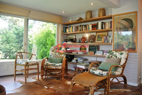 Casa En Venta De 5 Dormitorios A Metros Del Mar