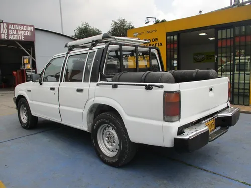 Mazda B2000 2.0
