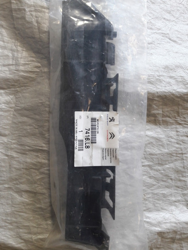 Imagen 1 de 2 de Guia Paragolpe Trasero Derecho Citroen C4