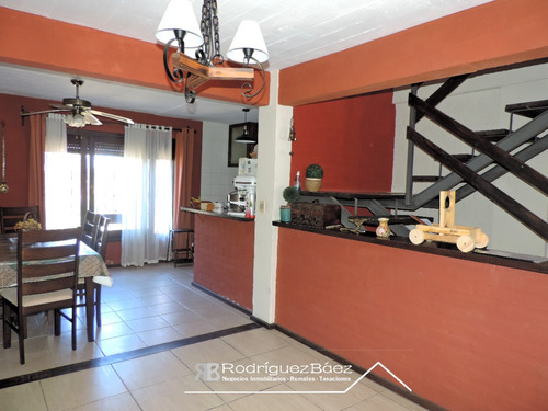 Venta Casa 3 Dormitorios 2 Baños Garage Jardin Y Fondo Verde