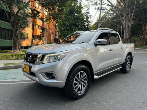 Nissan Frontier 2.5 LE Automática