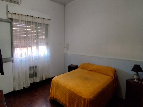 Casa En R. Sanez Peña Al 1000 (junin)