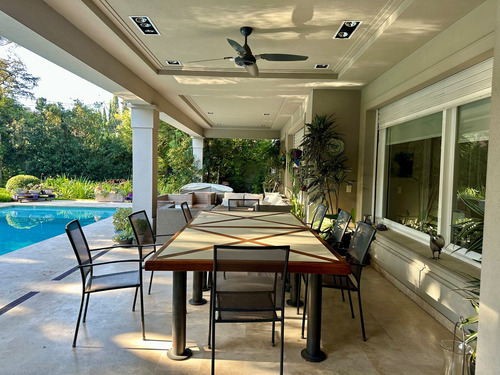 Casa En Venta En Martínez, San Isidro, G.b.a. Zona Norte