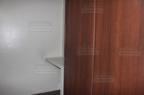 Casa De 2 Dormitorios, 2 Baños, Con Garage, Pileta De Natación Y Parrilla