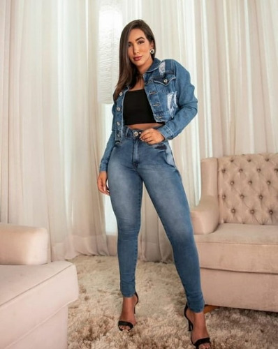 Imagem 3 de 4 de Jaqueta Jeans Feminina Bordada ¨o Amor Te Da Asas¨ 6147