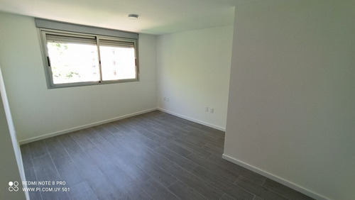 Venta Apartamento Prado De 2 Dormitorios Con Parrillero.
