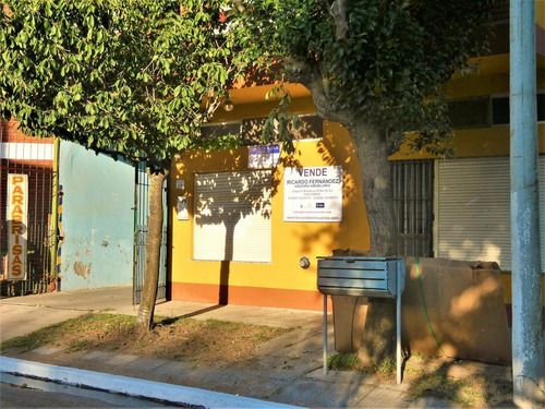 Imagen 3 de 30 de Galpón + 2 Departamentos + 2 Locales Sobre Lote De 600m2