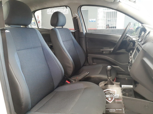 Imagem 5 de 8 de Vw Voyage City 1.0 Manual Flex 4 Portas