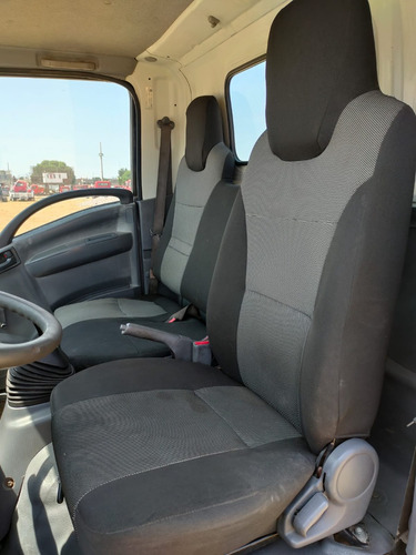 Isuzu Elf 300 2010 Jalando
