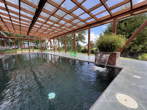 Casa En Venta De 4 Dorm. En Puerto Varas