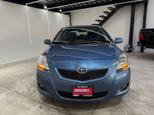 Toyota Yaris 1.5 Premium Sedan At
