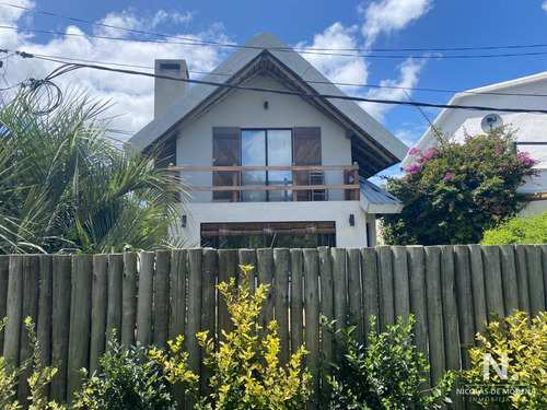 Hermosa Casa En Excelente Zona