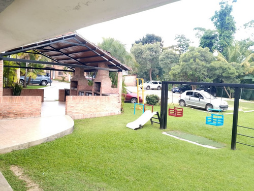 Ana María Arteaga Vende Townhouse En Urbanización Guataparo.valencia