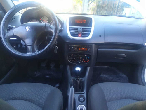 Peugeot 207 2014 1.4 Sedan Allure 75cv
