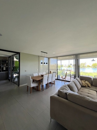 Casa A La Laguna En Venta En Barrio San Rafael, Villanueva