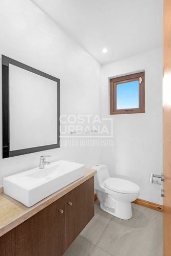 Casa Nueva En Bosques De Montemar, Concón